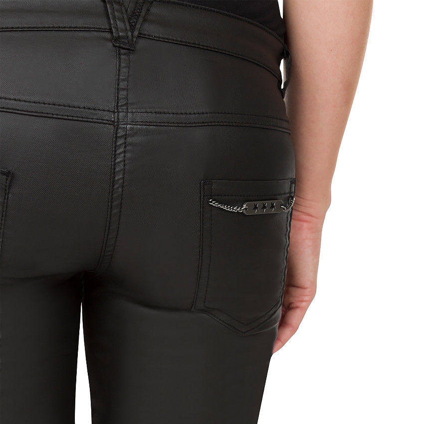 Jeans slim enduit avec zips 