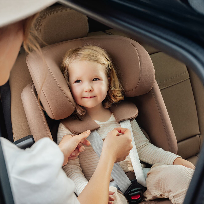 Siege-auto i-Size Advansafix Pro Style carbon black 