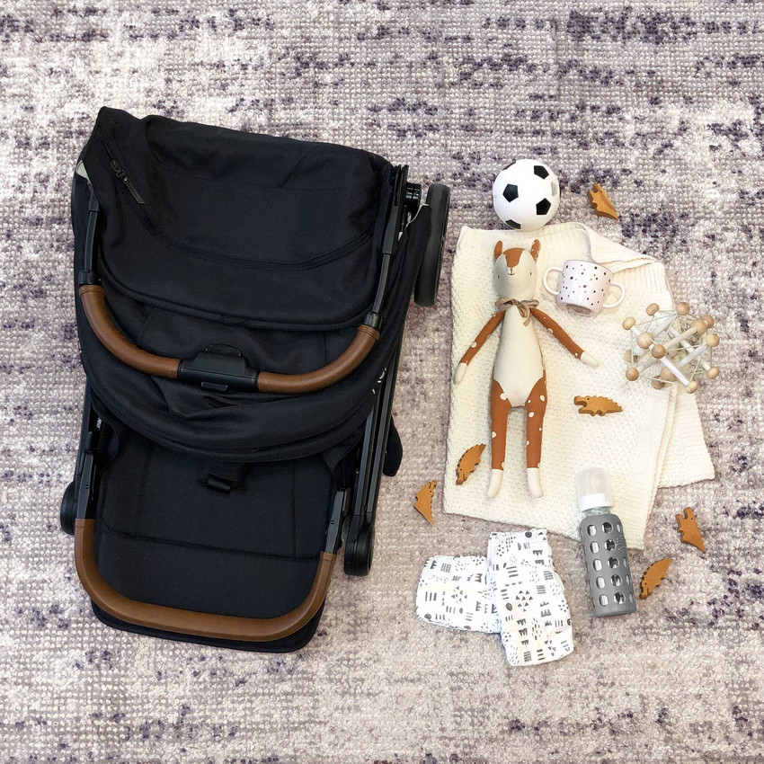 Poussette TRVL Caviar  