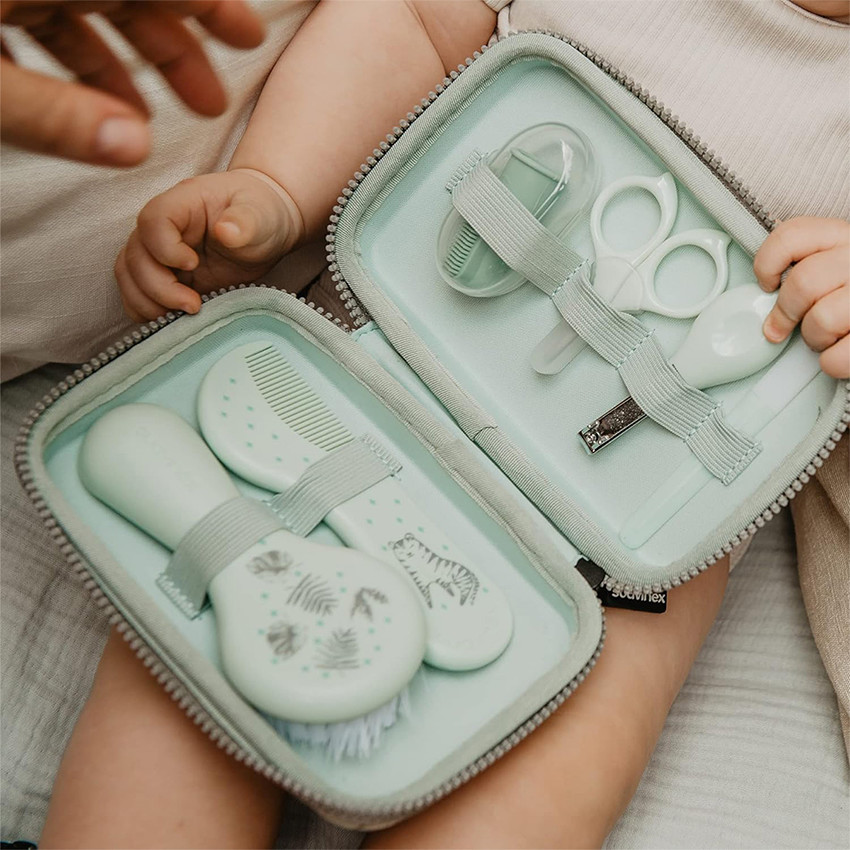 Trousse de toilette complète vert 