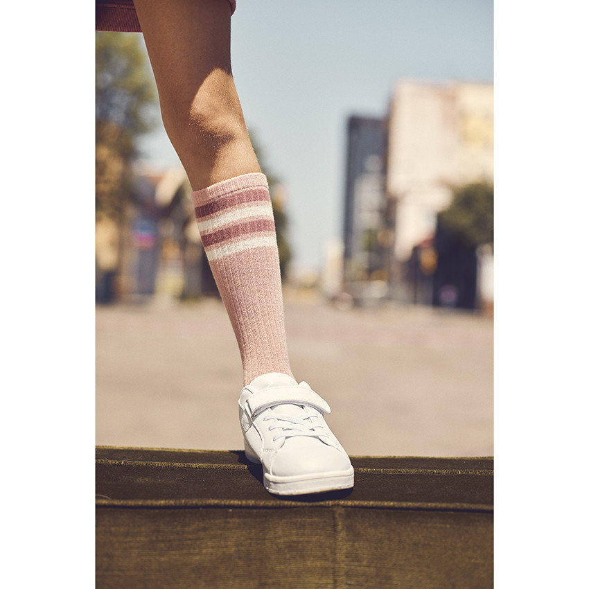 Baskets basses avec lacets et scratch pour fille 