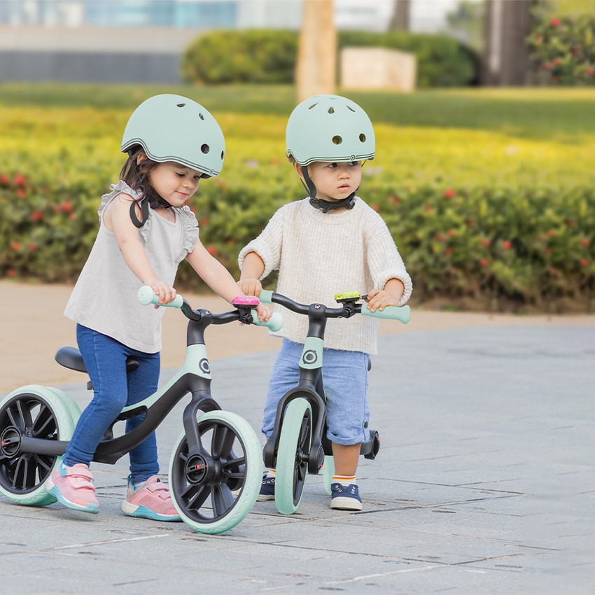 Casque de trottinette Go Up 45-51 cm avec LED sauge 