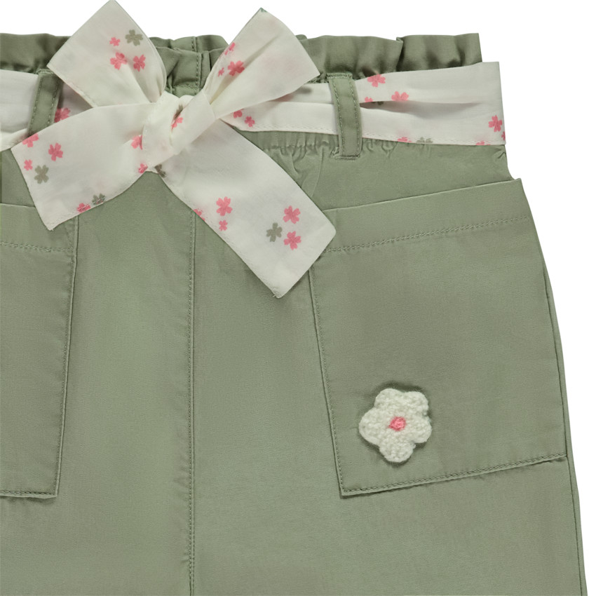 Pantalon avec ceinture à nouer et patch fleur pour bébé fille 