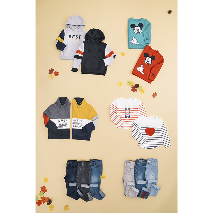 Jean effet used à étoiles printées all-over 