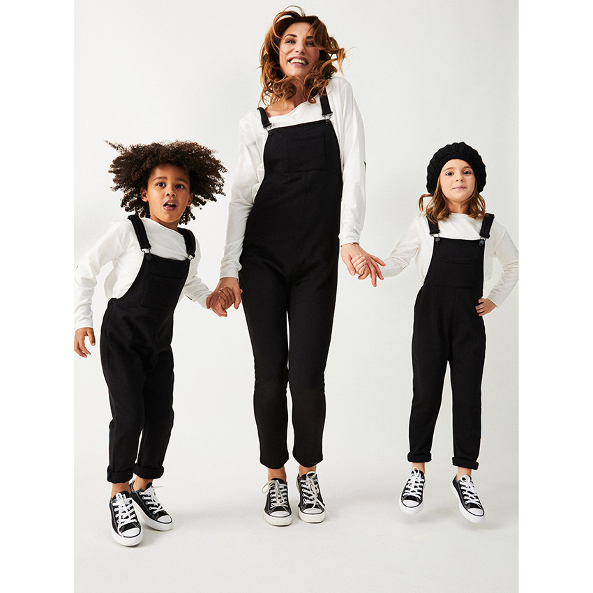 Salopette longue en coton à étoiles brodées sur les genoux 