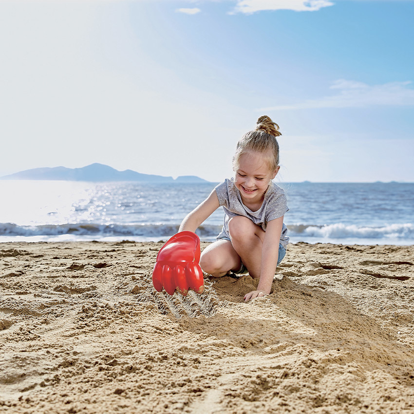 Patte puissante rouge pour la plage  