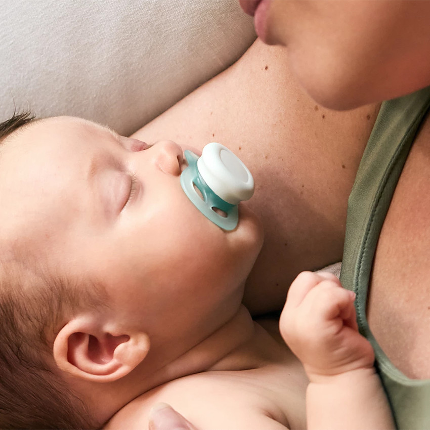 Lot de 2 sucettes silicone 0-2M Ultra Start unies 