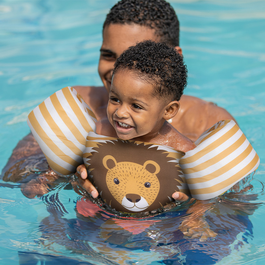 Brassards de natation avec brassiere 2 6 ans Puddle Jumper lion Swim Essentials