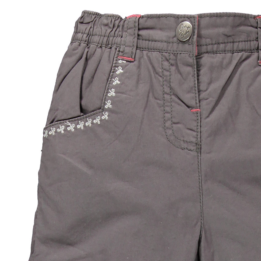  Pantalon boule avec broderies et rivets 