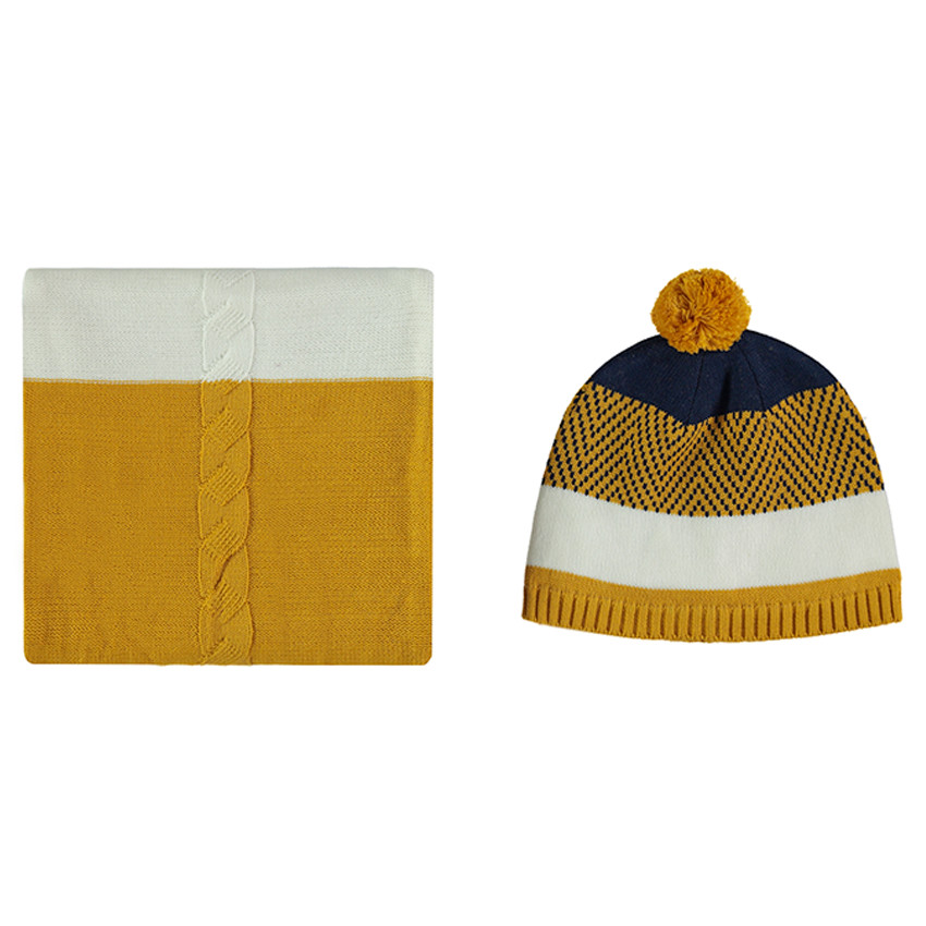 Ensemble bonnet et écharpe en tricot avec motifs jacquard 