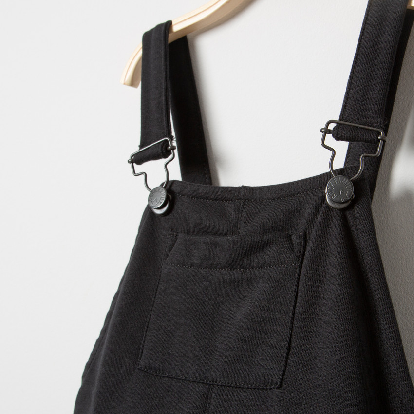 Salopette longue en coton à étoiles brodées sur les genoux 