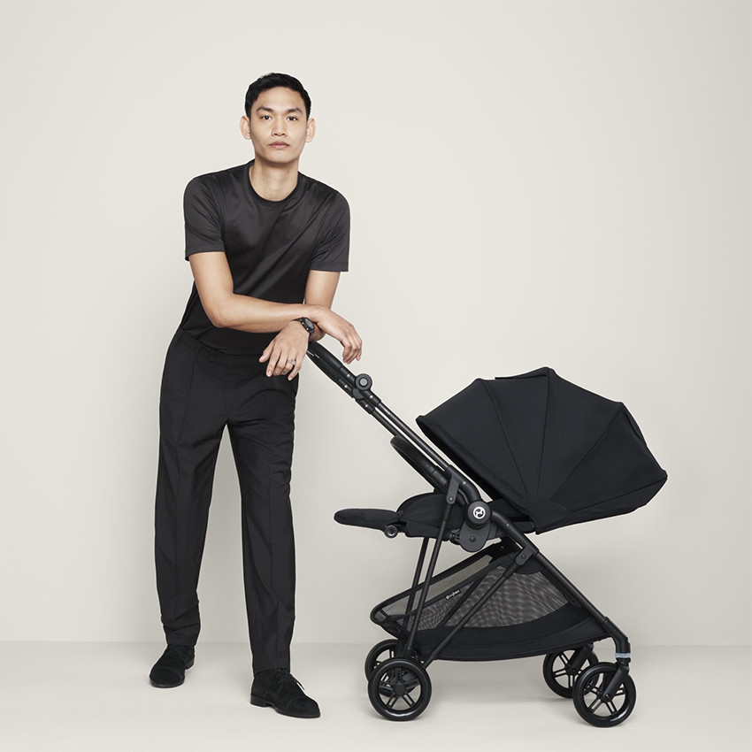 Poussette compacte ultralégère Melio 4 carbon/magic black 