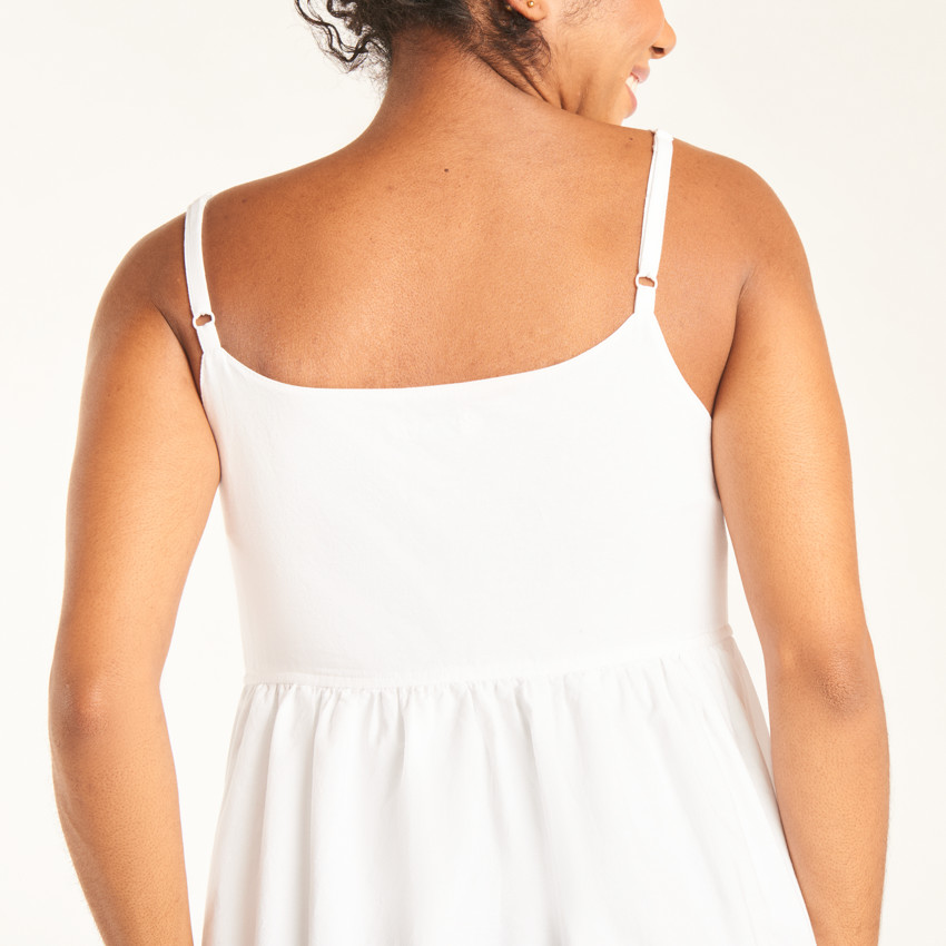 Robe longue en voile et broderie anglaise pour femme enceinte 
