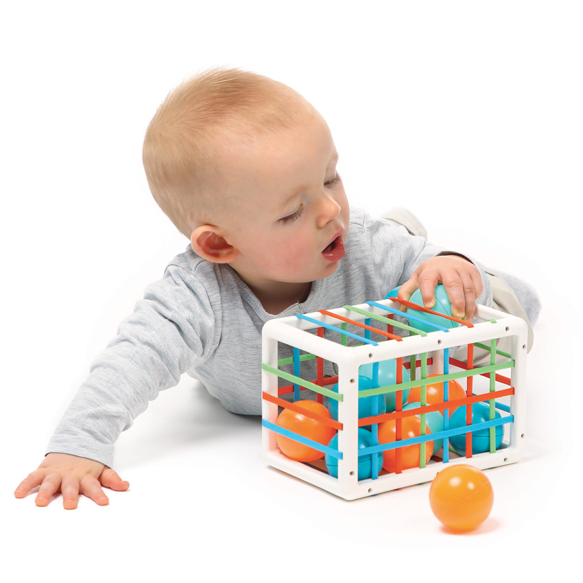 Cube de manipulation avec balles 