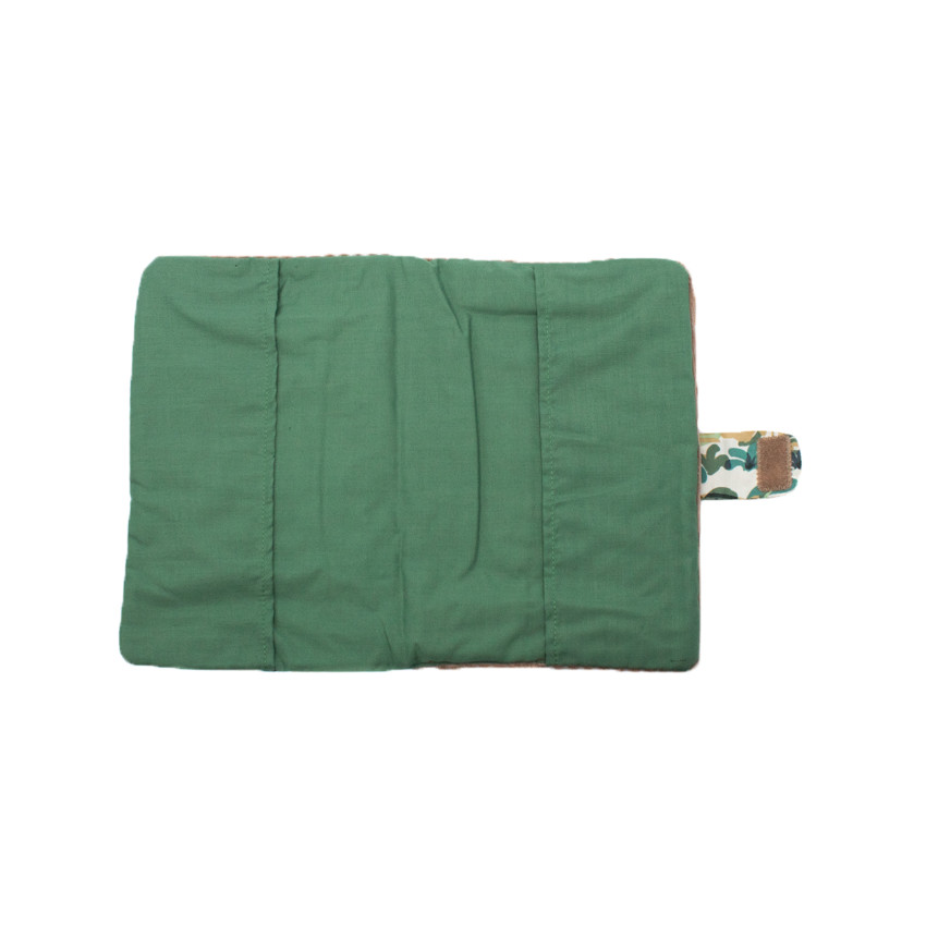 Protège carnet de santé - Jélékros le lion Main Protège carnet de santé - Jélékros le lion