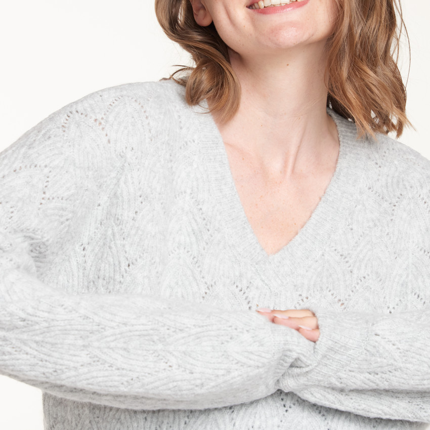 Pull de grossesse col V en tricot 