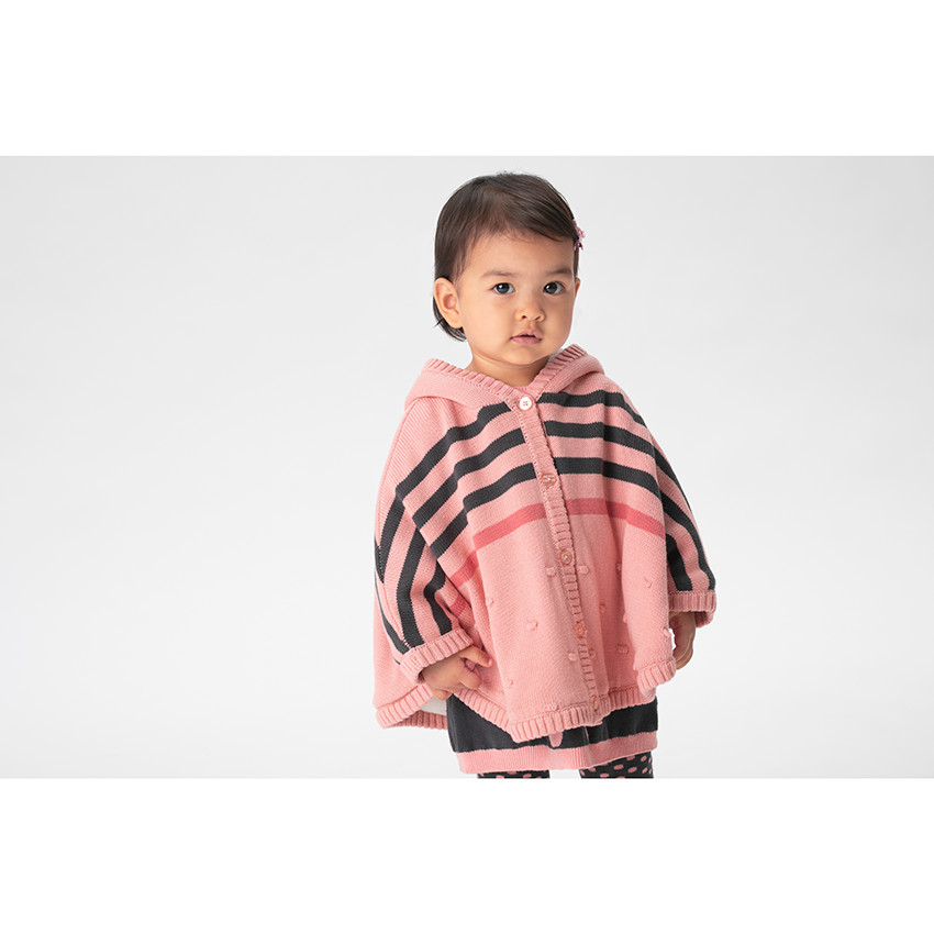 Cape à capuche en tricot avec doublure en sherpa et rayures en jacquard 