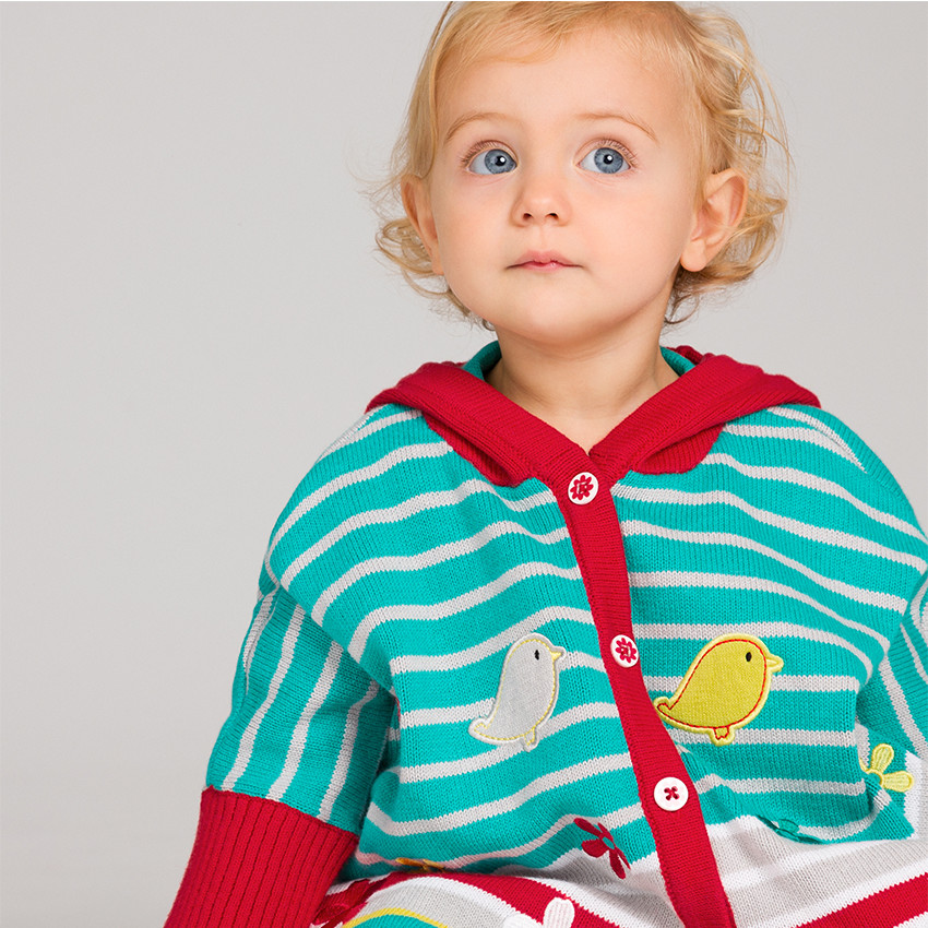 Gilet poncho rayé avec patchs oiseaux et fleurs brodées  