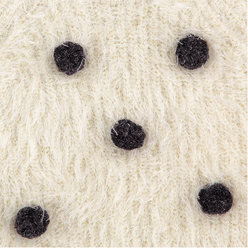 Pull en tricot poil avec pompons 