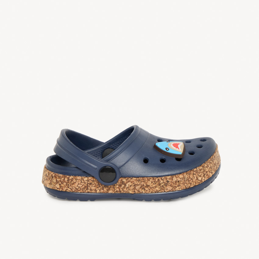 Sabots à badge requin et semelle effet liège pour garçon 