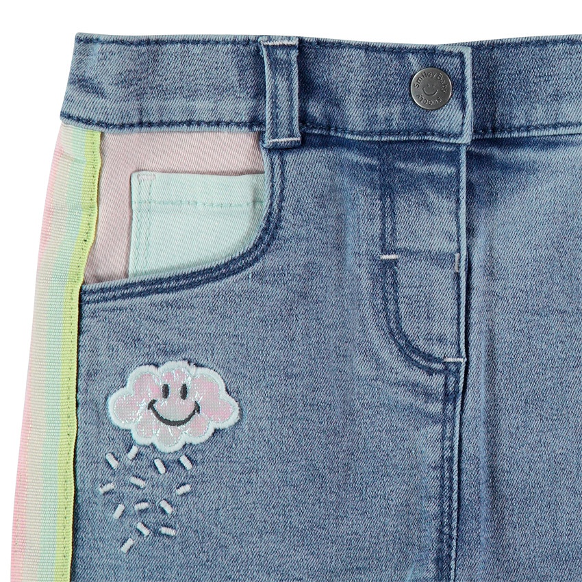 Short en jean effet used à bandes contrastées et Badges Smiley Baby 